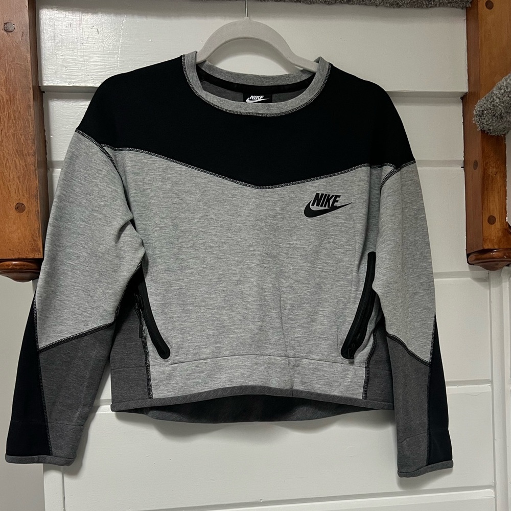 Nike crew neck sweatshirt.